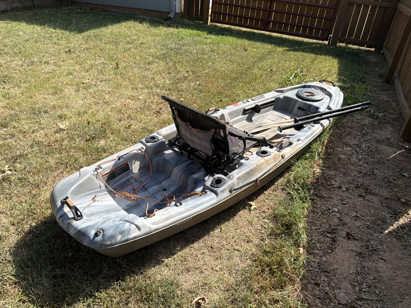 Pelican Catch 100 Kayak with Paddles